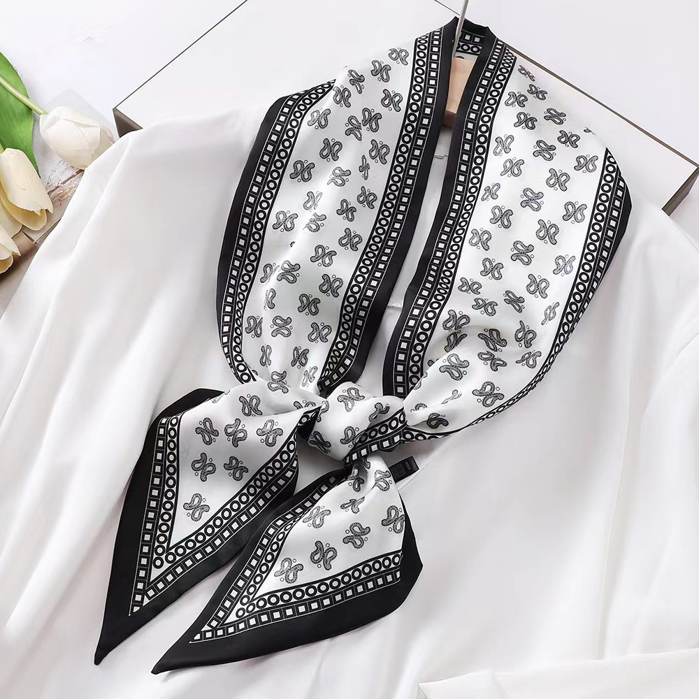 Lenço Quadrado de Seda Luxuoso - Luxury Bags Casual avaliação e preço