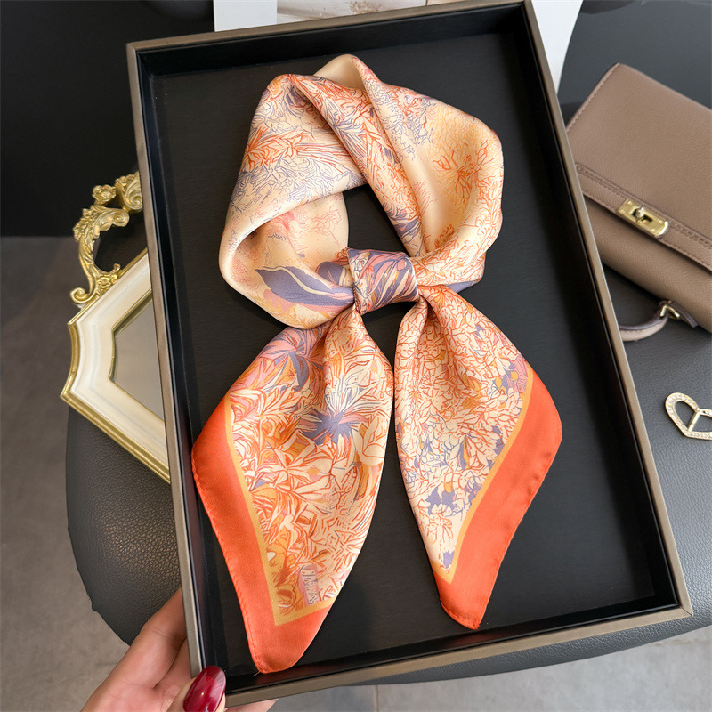 Lenço de Seda com Estampa de D - Luxury Bags Casual avaliação e preço