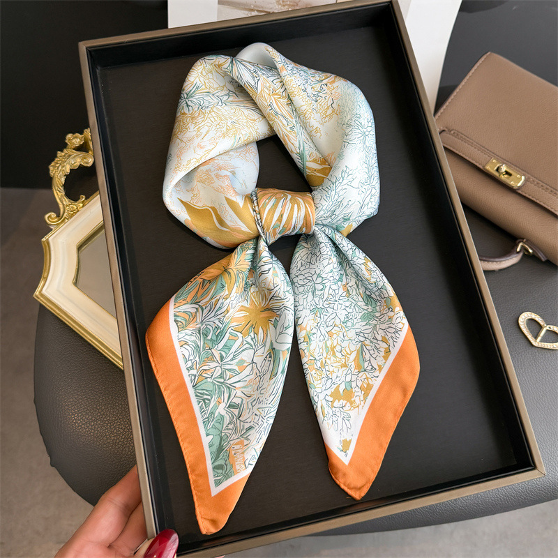 Lenço de Seda com Estampa de D - Luxury Bags Casual avaliação e preço